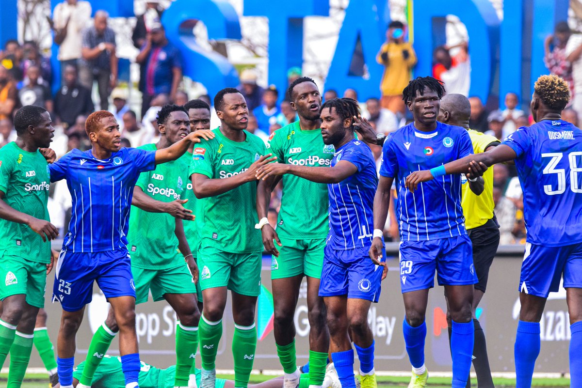 OfficialGMFC's tweet photo. 🟢 |  𝐌𝐀𝐓𝐂𝐇 𝐔𝐏𝐃𝐀𝐓𝐄 

We are into the last 20 minutes... double sub here; Dwang' and Lesly in for Machaka and David Okoth.  

73'  |  Gor Mahia 1 — 1 Al-Hilal

#Sirkal  | #SportPesaNaGor https://t.co/NsFGbKbKe0