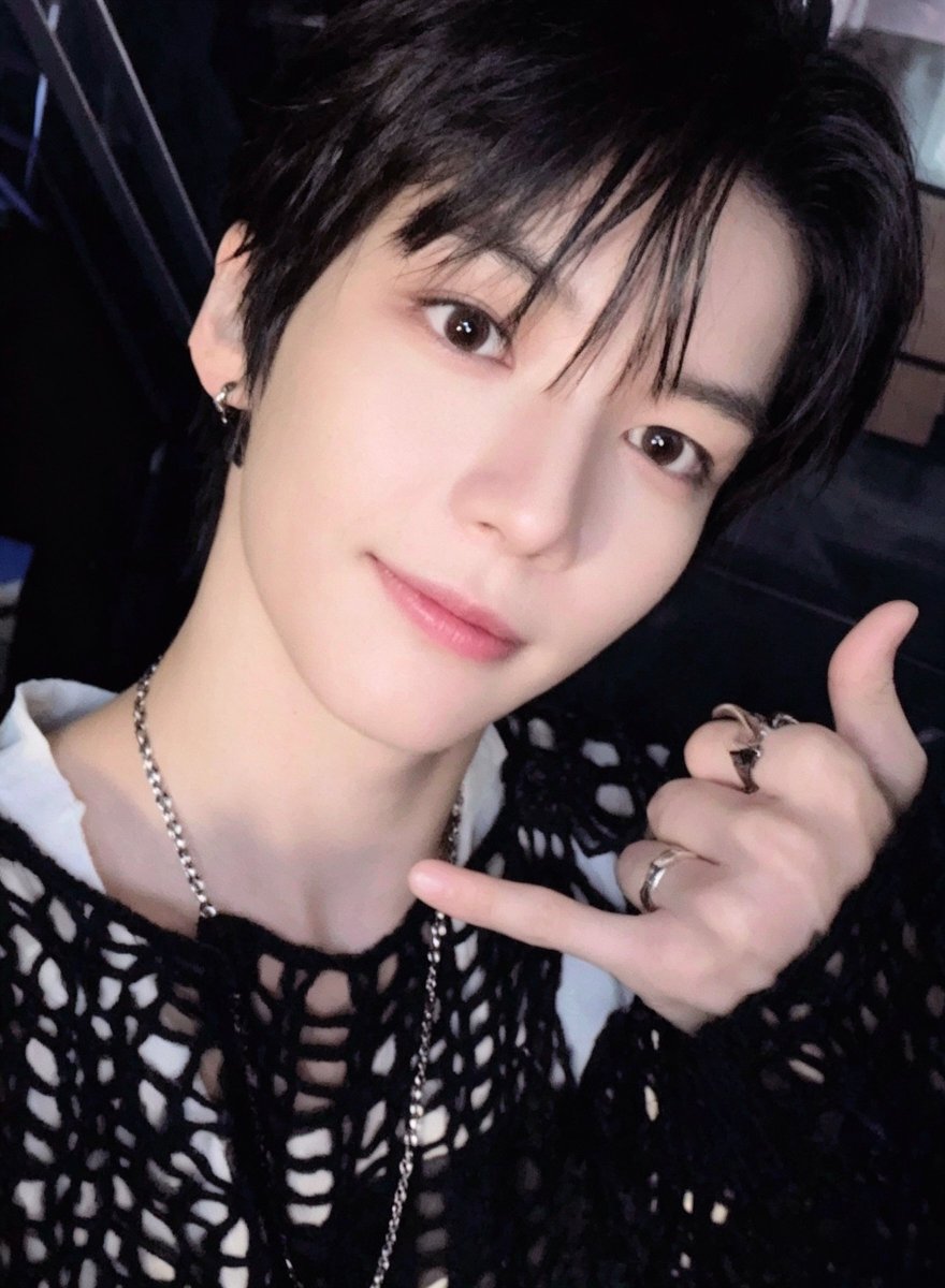 Berrymousse_47's tweet photo. 이하민 스무 살 생일 축하해, 매일이 기쁨으로 가득하길.

HAPPY 20TH HAMIN DAY
#해피하민데이_나의자전거소년
#20DreamsWithHamin https://t.co/GaXFn0rElb