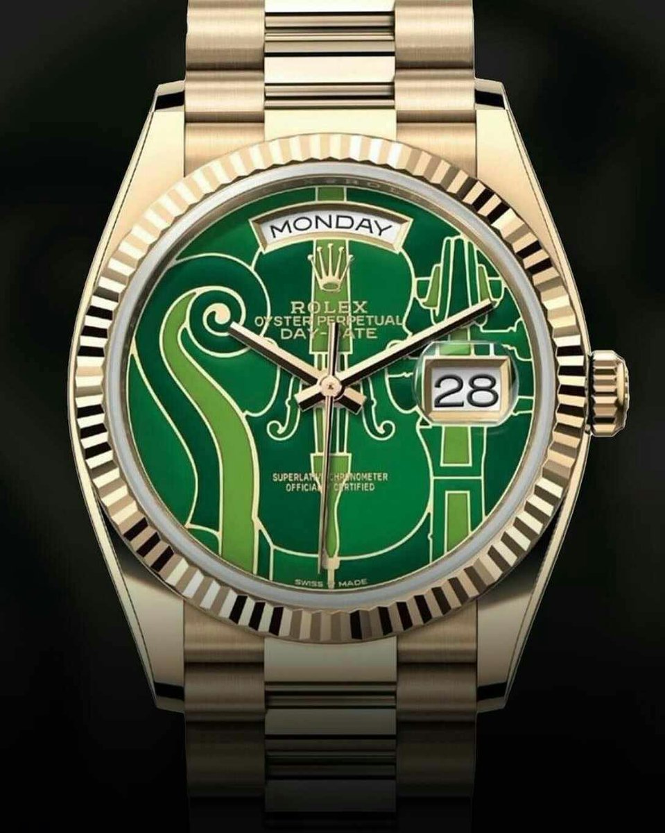 CalderKing47's tweet photo. Luxe ultime de haute joaillerie très classe https://t.co/sm0lWkifOF