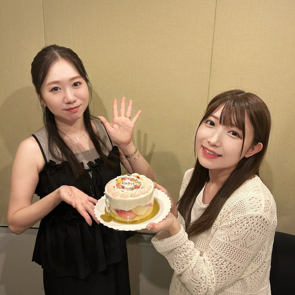 yahagiep's tweet photo. 『矢作紗友里・赤尾ひかるの乙女の花園』本日もご来園ありがとうございました。
赤尾ひかる先生へのロングインタビューいかがでしたか？これを聴いて改めて読み直してみて下さいね！
https://t.co/trfzJDbRqu
番組では皆さんからのお便りを募集しておりますわ！⇒ https://t.co/C5yJ3yGWHY
#乙女だが https://t.co/DGL4xNK6h8