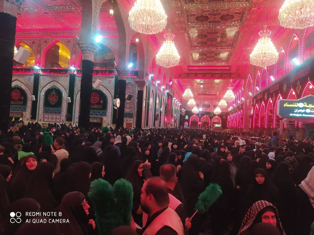 sahragraph65hm's tweet photo. پای این پنجره هرکس که تمنایی داشت
حاجتش را به نگاهی تو اجابت کردی...

اربعین زمان یکی شدن عاشقان حسین از سراسر دنیا 
#یا_لثارات_الحسین 
#ملت_حسینی https://t.co/T3eVaWdL3z