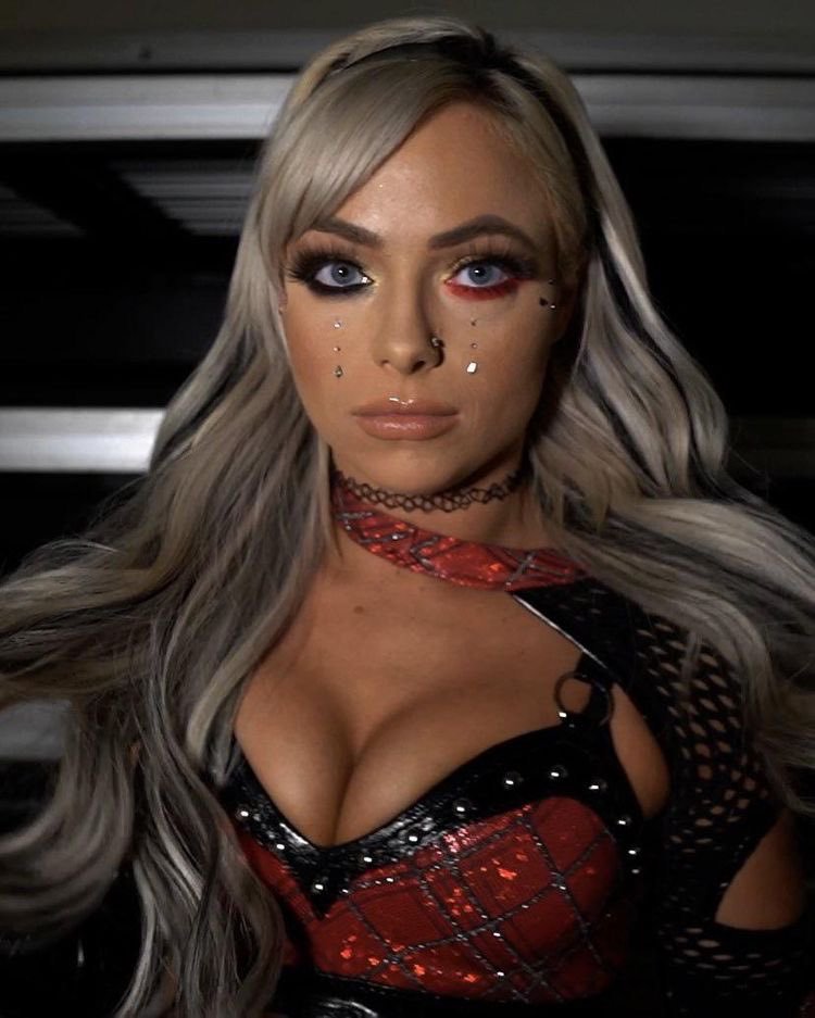 BellaJessi85395's tweet photo. Alexa Bliss vs Liv Morgan - Who wins? https://t.co/7kSKNHrYHN