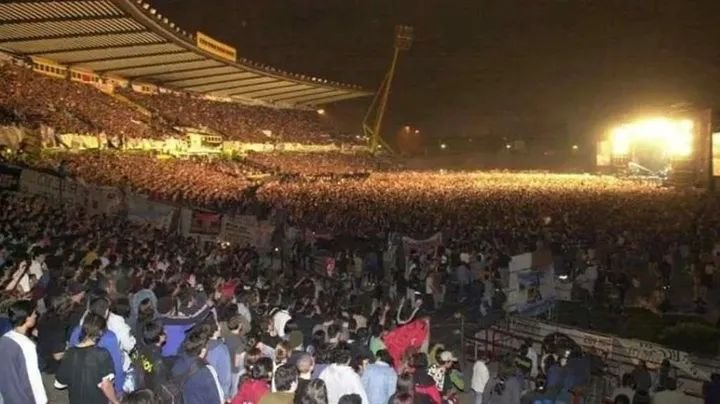 MundoRedondo29's tweet photo. Último Recital de Los Redondos, 4 de Agosto del 2001 👑 https://t.co/iXgTnxIBVG