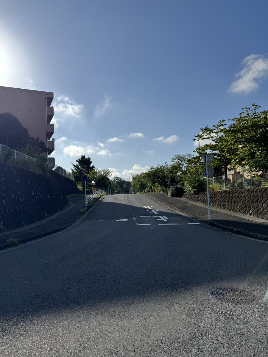 atatakaite385's tweet photo. 今朝
空が高かった。 https://t.co/hRCTtjSciP