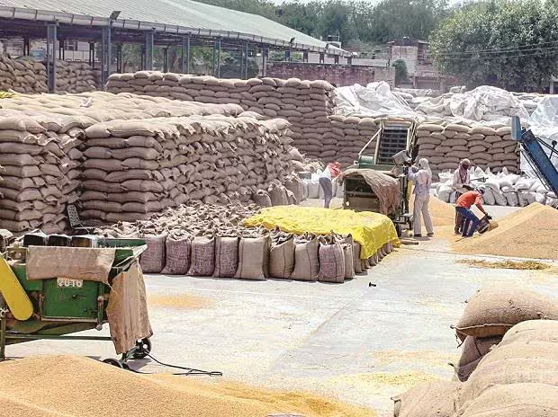 PlusPointIndia's tweet photo. 🚨World's Largest Grain Storage Plan: 168 Cooperative Storage Projects Approved Across 4 States

📢Andhra Pradesh
🔸Approved: 117 projects
🔸Completed: 117 godowns
🔸Under Construction: 0

📢Bihar
🔹Approved: 36 
🔹Completed: 0
🔹Under Construction: 5 

📢Uttar Pradesh
🔸Approved: 14 
🔸Completed: 1 
🔸Under Construction: 0

📢Madhya Pradesh
🔹Approved: 1 
🔹Completed: 1 
🔹Under Construction: 0