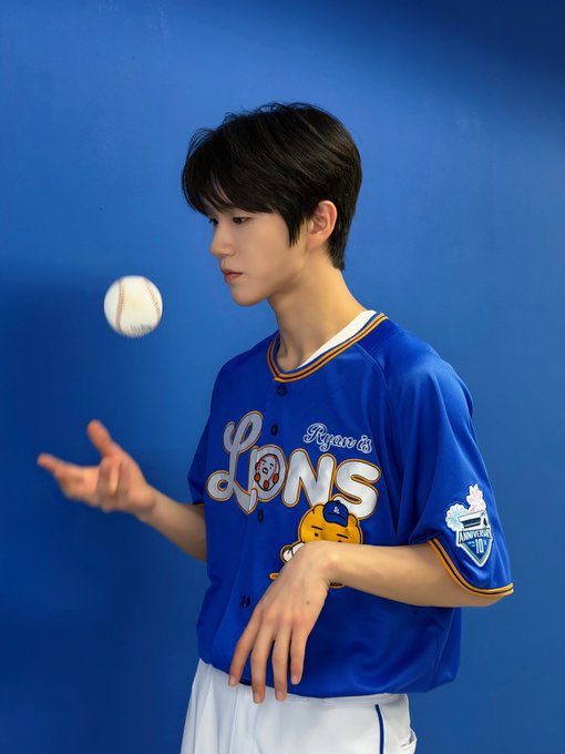 userimheree's tweet photo. selalu bangga karena selalu keren 💕
FIRST PITCH KIM JAEHEE
#JaeheeXSamsunglions
#JaeheeFirstPitch
#재희X삼성라이온즈 https://t.co/sTUmpv8fgh