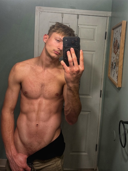 daddybryce0's tweet photo. Spoiling me = instant favorite person https://t.co/RP5sBOtfUj https://t.co/GjhMcYXnDk