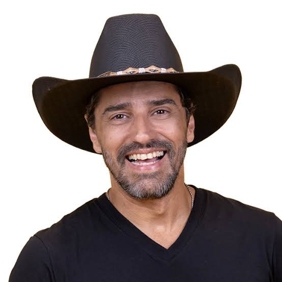 luannadalila's tweet photo. Atenção @RodrigoMCarelli se este homem estiver na #AFazenda18 não me responsabilizo pelos meus atos!

Vou ser muito cabresteira dele! https://t.co/STWyr53Yu5
