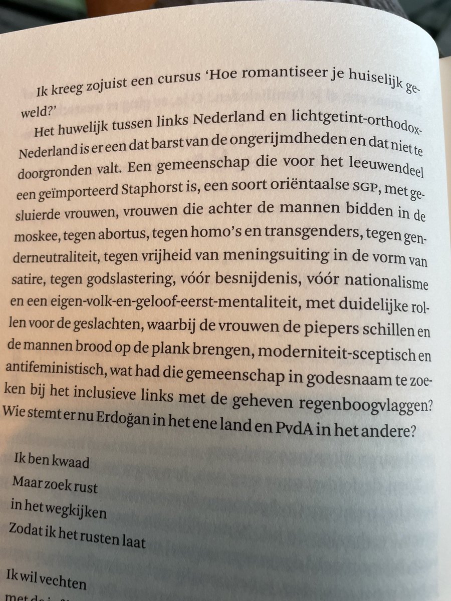 rrj3a's tweet photo. Citaat uit boek Lale Gül… 

Hoe links Nederland verknocht is geraakt aan de orthodoxe middeleeuwse islam.

Het kan toch niet gekker worden? https://t.co/rlylHHVaHW
