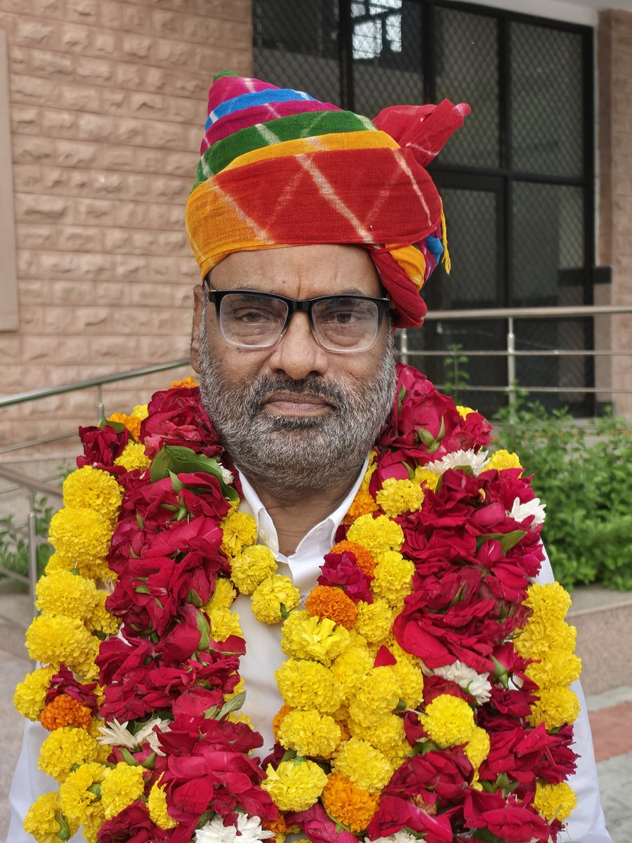 bhanwarmegh's tweet photo. राजस्थान के मेवाड़ क्षेत्र के इतिहास में पहली बार लगातार पाँचवीं बार BCR ( बार काउंसिल ऑफ राजस्थान ) का चुनाव जीतने पर वरिष्ठ अधिवक्ता सुरेश चंद्र जी श्रीमाली को हार्दिक बधाई एवं मंगलकामनाएँ। https://t.co/0GEoQsc8jX