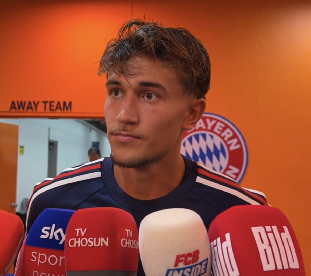 iMiaSanMia's tweet photo. Bischof on whether he spoke to Vincent Kompany about his role/position this season: "I know that I'm planned for the #6 position, the midfield. But the coach knows that I'm open for everything. If I'm needed on the left or on the right, I'll be there. Just like I did last season" https://t.co/cF32i6Utni