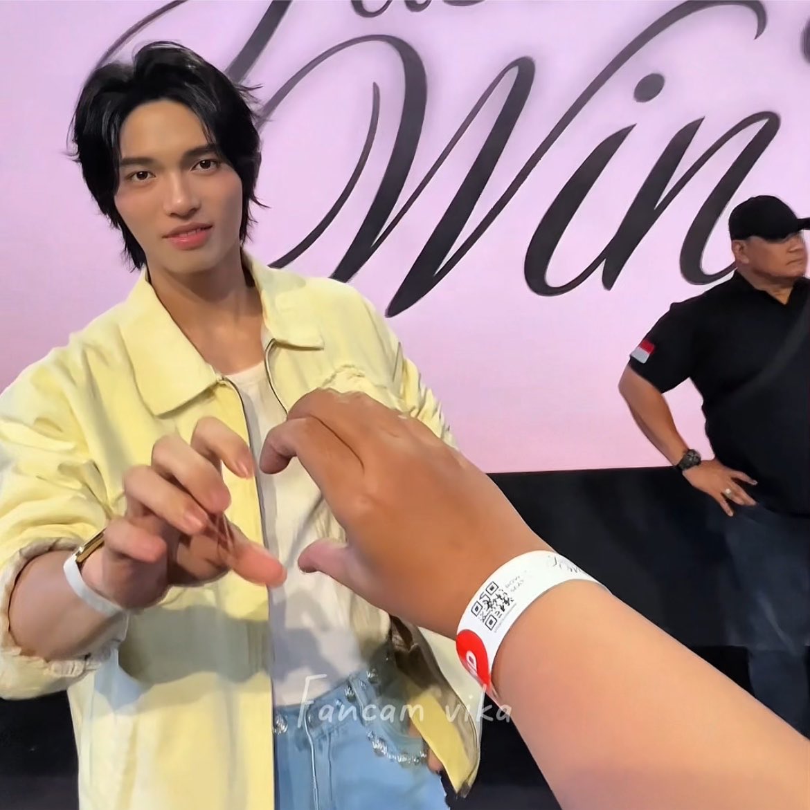 sobatsh0pee's tweet photo. Timakaciiii ka gia @antonbayi sudah menjual tiket nya ke aku, ga nyangka bisa hi touch sama ceo 😭❤️

#feedbackbygia https://t.co/gmluAbRgsD