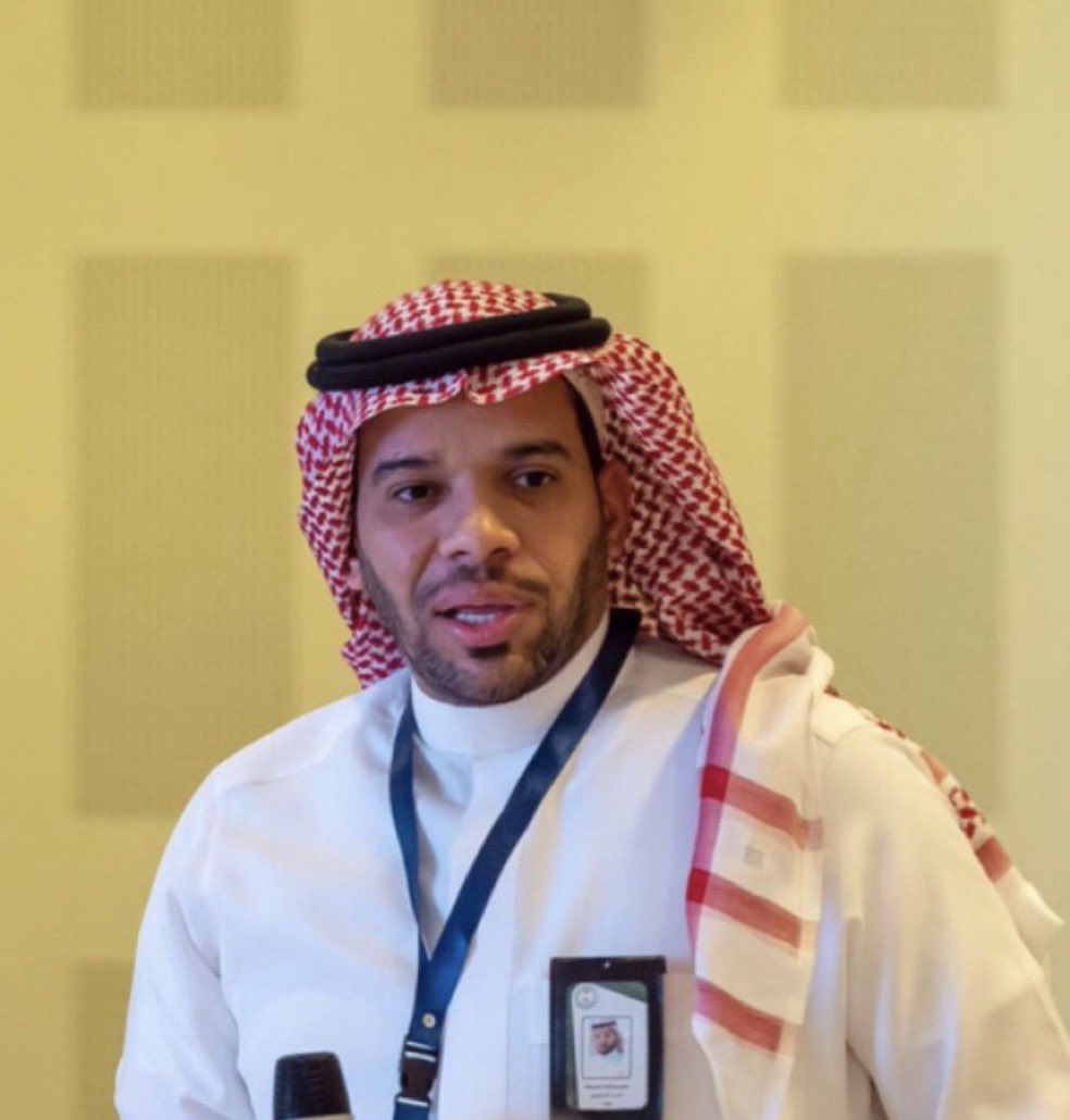 azaz_net's tweet photo. مفاوضات المدرب ( حراج مدربين)

ماحدث بتفاصيل توقيع عبدالله رديف وتجاوزات بيدرو على وكيل اللاعب 
تاكيد ان البرتغالي يتعامل بشكل سيء مع السعوديين

ياشنقيطي 
حط نفسك مكان المشجع الاهلاوي وفريقه بلامدرب
وحط نفسك مكان السعوديين اللي يتنمر عليهم النكره بيدرو

وقفه عند حده 
ولا خليه ينقلع وجه شر علينا هالقرصان