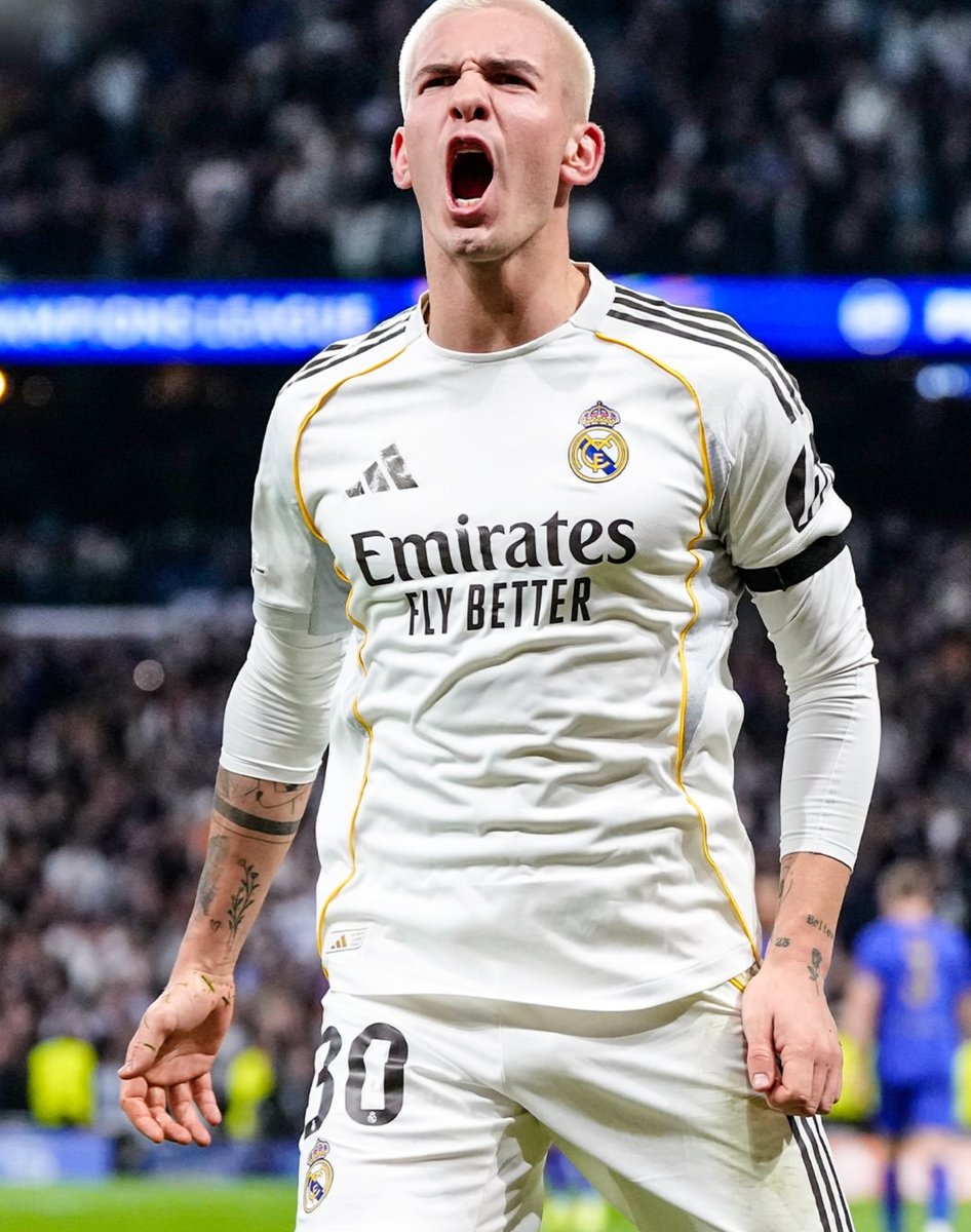 MrFotty's tweet photo. 🚨 𝐁𝐑𝐄𝐀𝐊𝐈𝐍𝐆: Franco Mastantuono has 𝐀𝐆𝐑𝐄𝐄𝐃 to join Fiorentina, per @matte.moretto 🟣 The loan move seems 𝙄𝙈𝙈𝙄𝙉𝙀𝙉𝙏 as the two clubs are now finalising the final details. ⌛ Mastantuono did not train with his teammates today and left the club early. 👀 https://t.co/mrQOoi15Qz