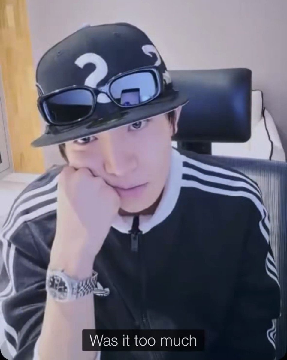 cuddlyheeseung's tweet photo. we really need to talk about the weird behavior at his live because it’s honestly so draining to watch people pick apart everything he does. he literally just goes live to play music, dance, and hang out with fans, but somehow people always find a way to ruin the mood and make him feel bad for just being happy. seeing him get self-conscious or feel like he has to apologize for "being too much" is so frustrating. if you don’t like his energy or can't stand seeing someone actually enjoying themselves, literally just scroll away. it just so heartbreaking to see him get all serious and say "im too alone" after you ruined his good mood, never tell him what to do again. stop trying to control his happiness and let him just breathe. leave him alone and dont join his live again if you cant respect him.