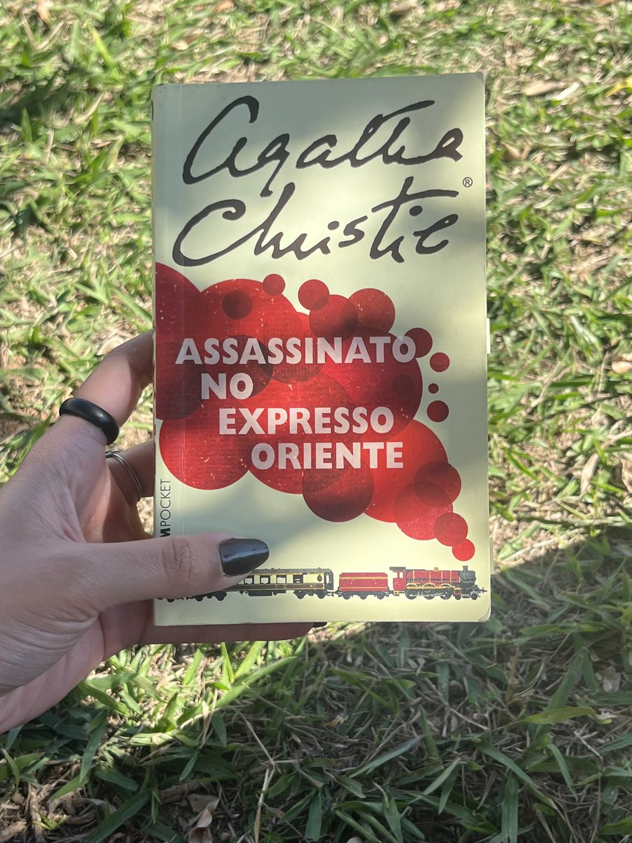 oncezenn's tweet photo. eu / minha leitura atual https://t.co/9A7DMzQgpO