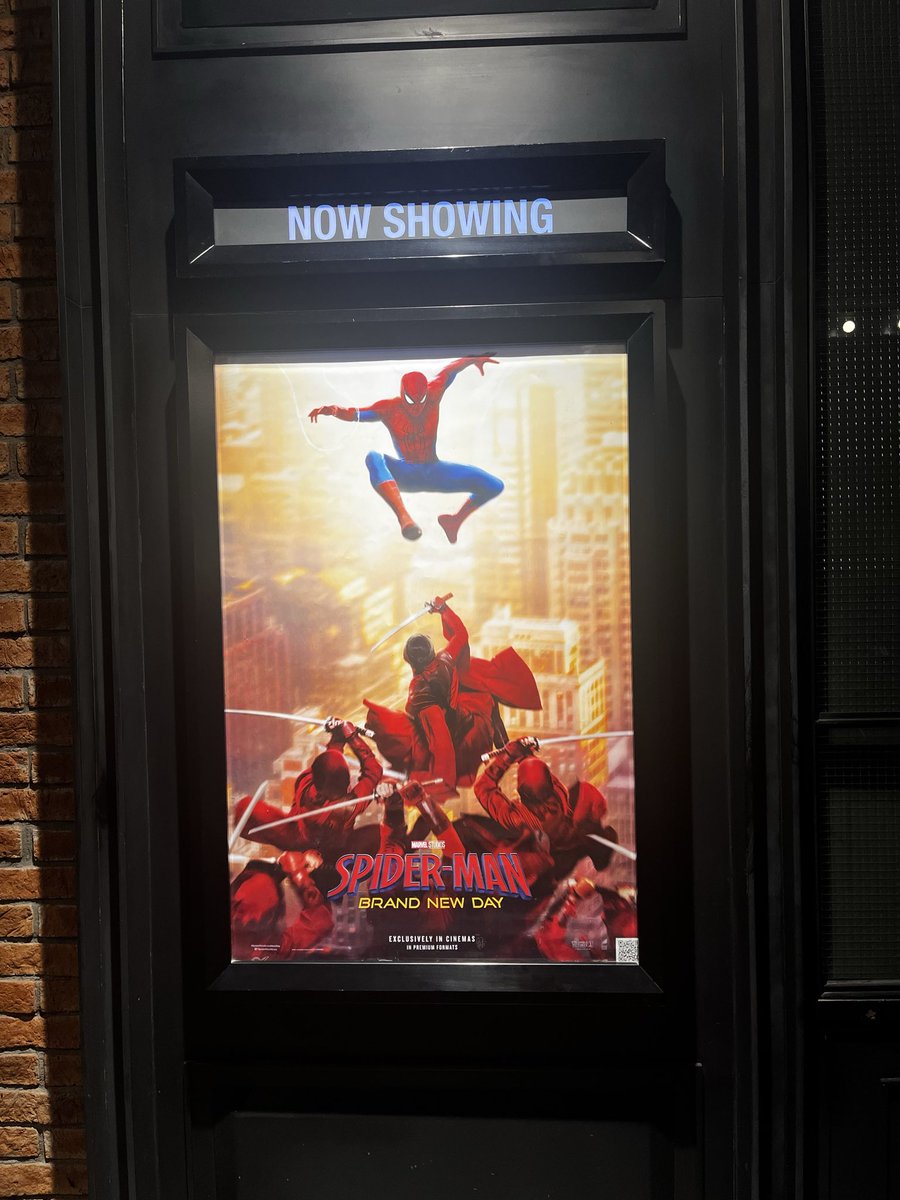 cortijjeu's tweet photo. agenda gw hari ini: merumput nonton spiderman #yeay #happy πΉπΈοΈ https://t.co/JwGtBU1ymF