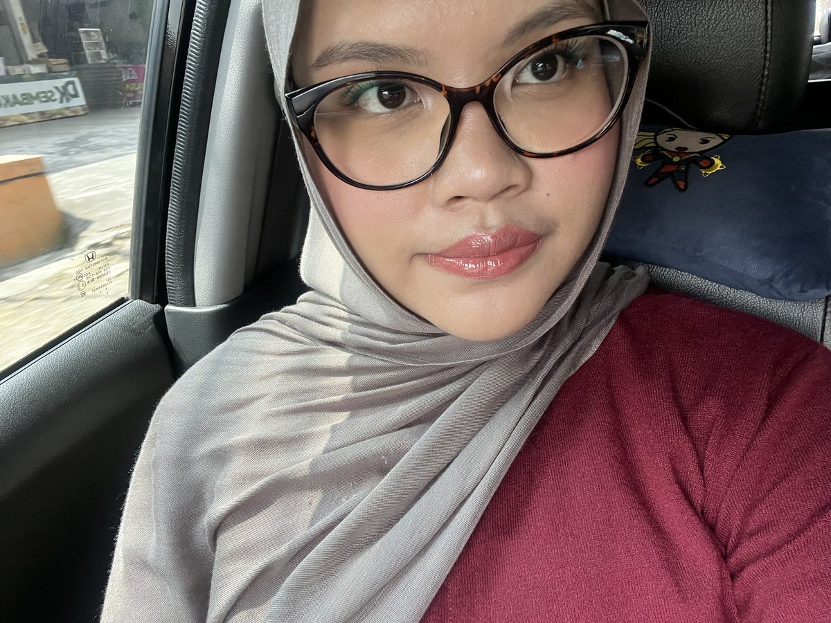 cortijjeu's tweet photo. agenda gw hari ini: merumput nonton spiderman #yeay #happy πΉπΈοΈ https://t.co/JwGtBU1ymF