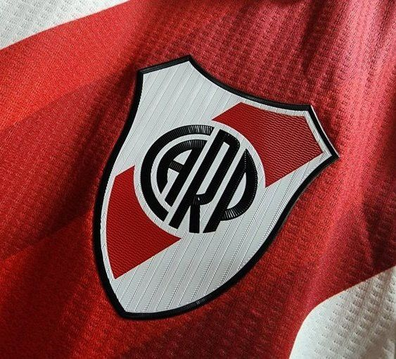 Oledagavea's tweet photo. O River Plate oferece um salário de aproximadamente R$ 2 milhões por mês para contratar Thiago Almada, meia do Atlético de Madrid.

🗞️ @simpraisa 
📸 Atlético de Madrid https://t.co/GuAo3OUKAY