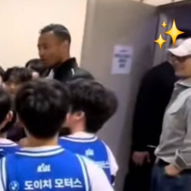 shinessann's tweet photo. @byung_hunny Do you remember this video?

It looks like the actual filming/match took place in April (based on the video upload), but it didn't air until late July.

That's my opinion. 🙌🏻 https://t.co/HdlwmOa9Fl