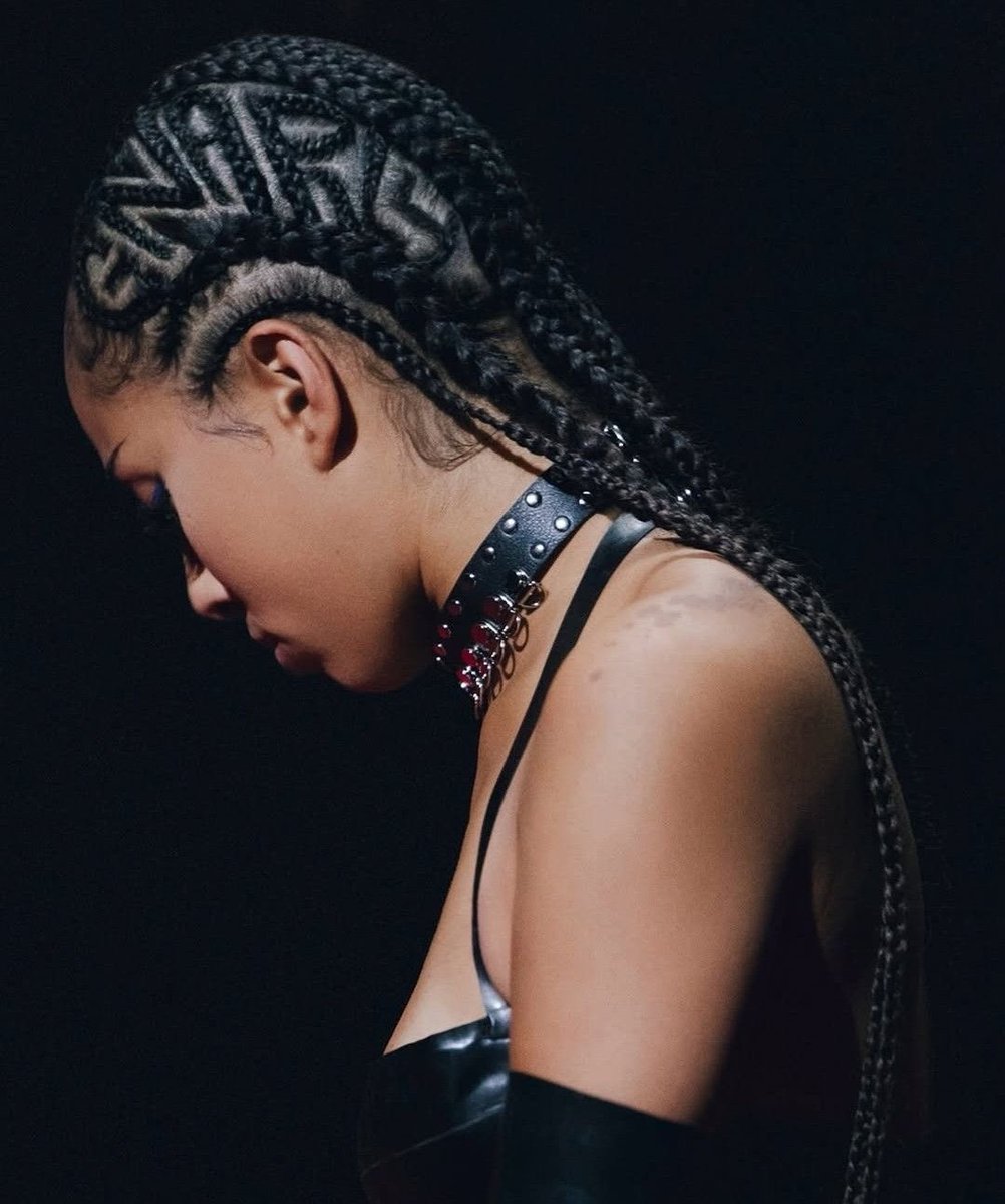sqbriii's tweet photo. i will also never get over manon’s gnarly braids cause it looked SO GOODDDDDD https://t.co/ZTnS8X8z3Y