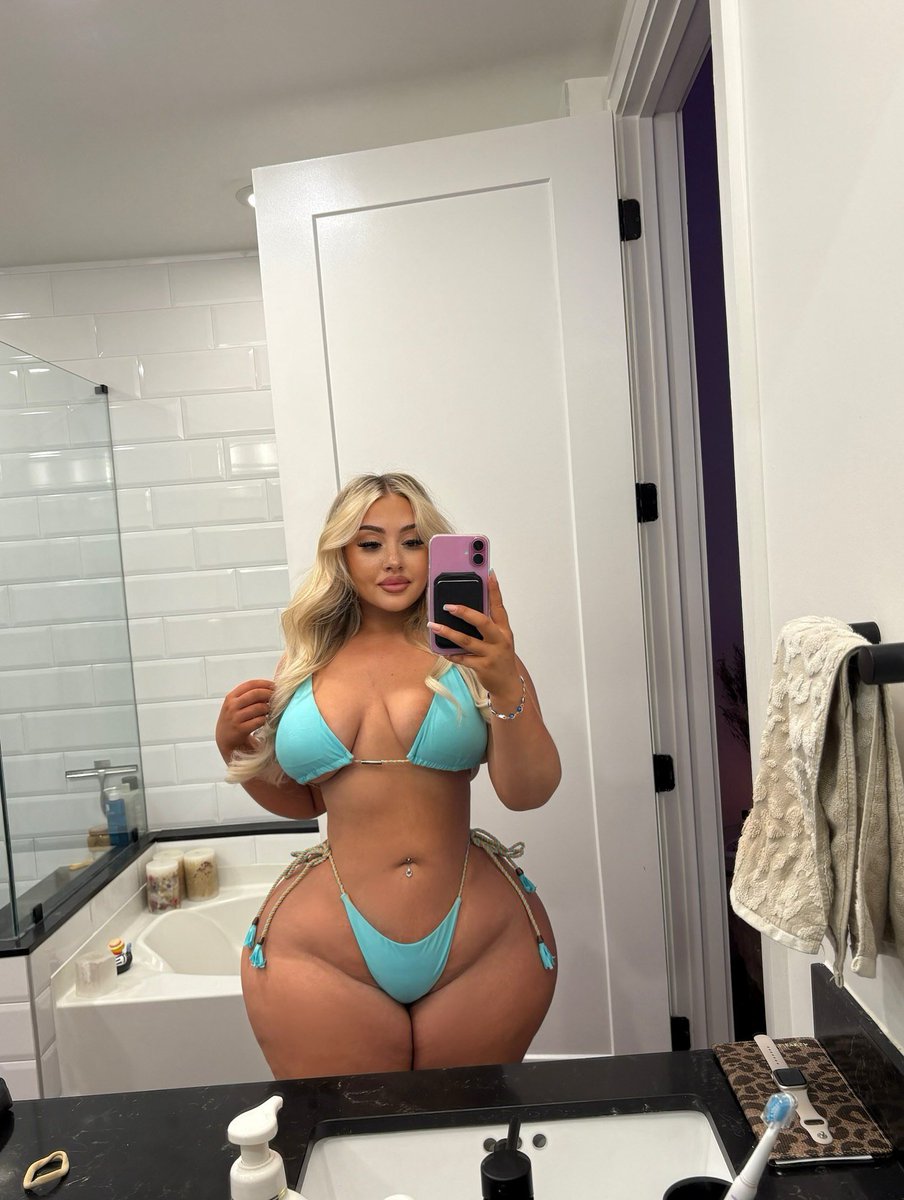 sagesweetest's tweet photo. Beach outfit ☀️ https://t.co/A0VZFRsVoO