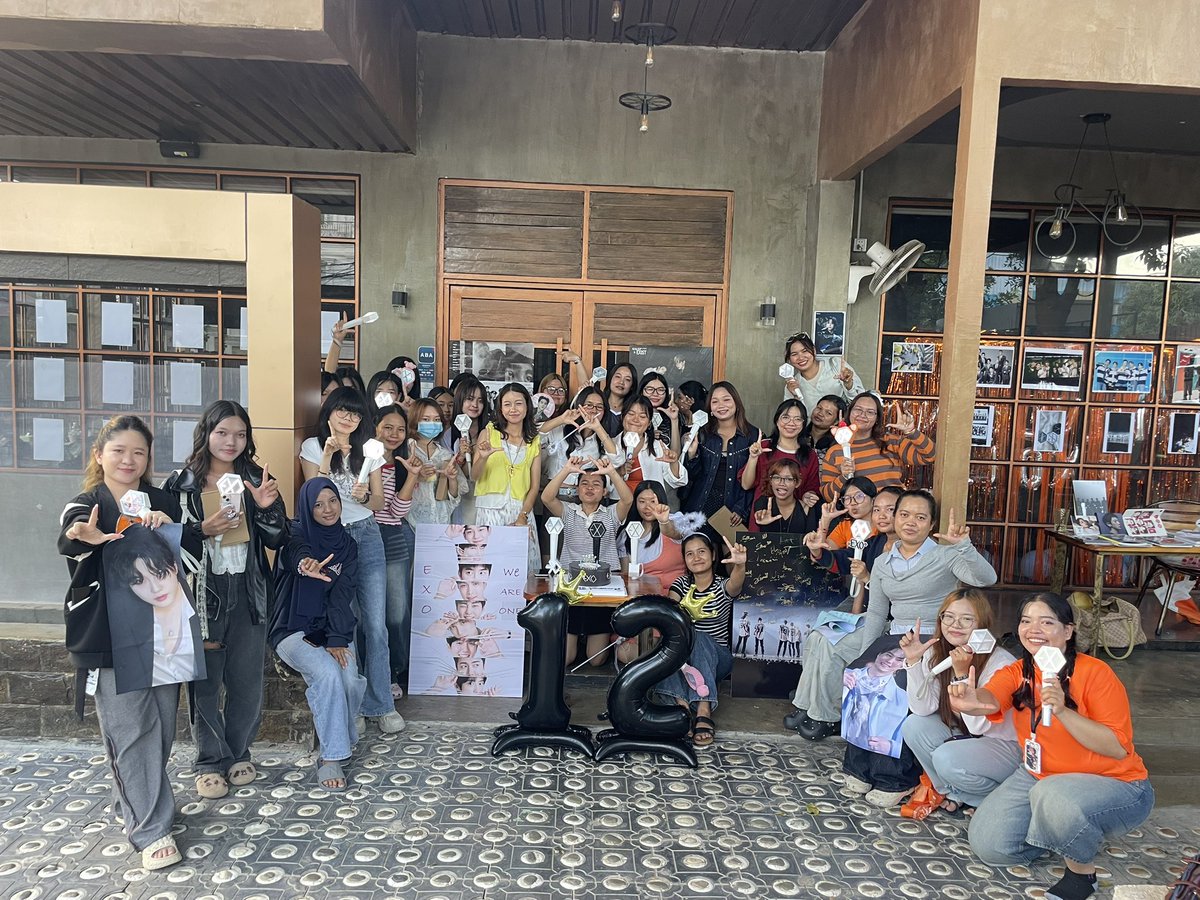 Sarah_Adoraell's tweet photo. After Suho &amp; DnE performed in Cambodia we Have a small Pre-Anniversary EXOL 🩵🩵🩵
#L1485 #EXO #EXOL https://t.co/z6xUbdYgmP
