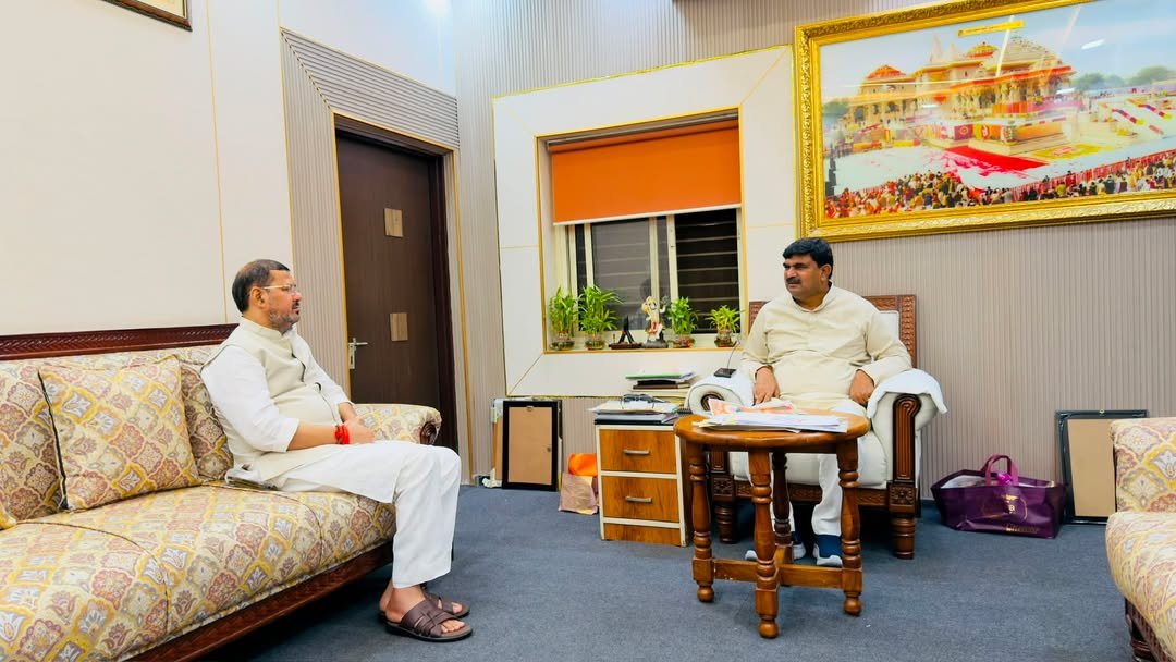 Ashokkatariya9's tweet photo. आज लखनऊ में भारतीय जनता पार्टी उत्तर प्रदेश के मा० प्रदेश महामंत्री संगठन श्री धर्मपाल सिंह जी से शिष्टाचार भेंट की ।
@idharampalsingh https://t.co/vqqg7CZRZt