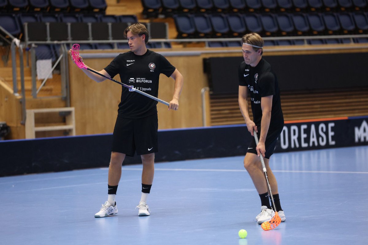 StorvretaIBK's tweet photo. Träningsdags🦅🔥
#viärvrera #SSLse #innebandy #floorball https://t.co/AMMNwpzJCt