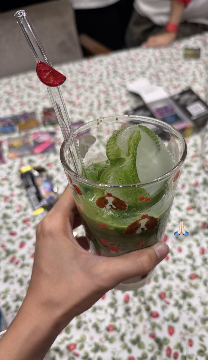 LISANATIONS_'s tweet photo. #LISA’s instagram story 🍹🙏🏻 https://t.co/iCtOa29zNk