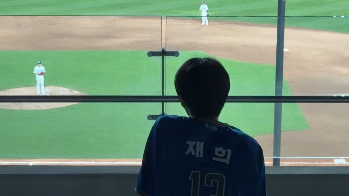 w0gml__'s tweet photo. 와 진짜 같다 https://t.co/kYu5NjV9J6