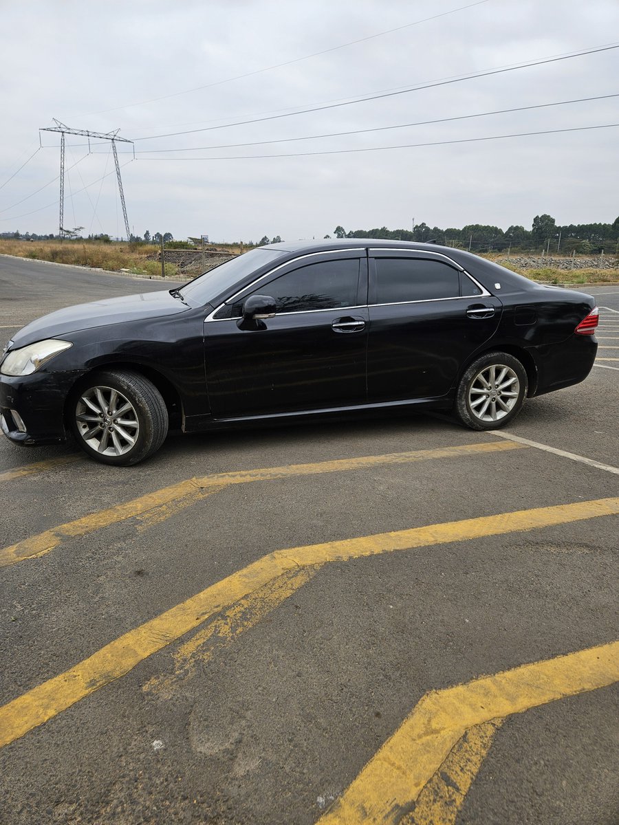 DerrickUdu55582's tweet photo. Deal alert📢

Toyota crown
Automatic
3000cc
650,000ksh
0799561061 https://t.co/n6QnReuRUI