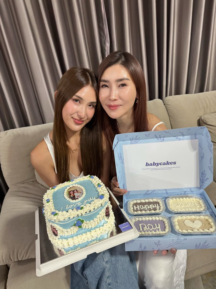 thongchuaofc's tweet photo. ㅡ IG update
Ig : seyamiya
Mother's Day cake 🩵 #babycake #miyajung #mommyjeng
#JengThongchua
#มิย่าทองเจือ
#miyathongchua
#ThongchuaFamily https://t.co/aeQZ2sOOv1