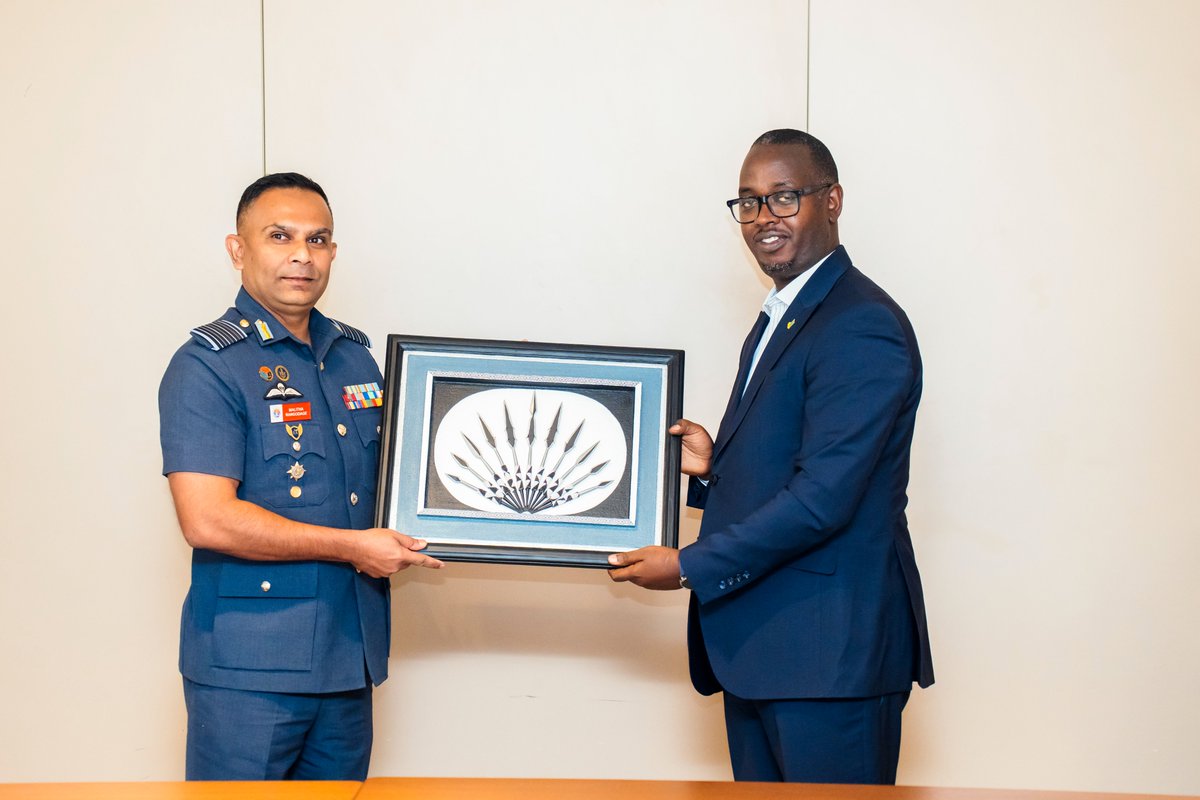 Cooperation_RW's tweet photo. 🇱🇰 🇷🇼 The delegation from the Sri Lanka Defence Services Command and Staff College (DSCSC) has successfully concluded its strategic study visit in #Rwanda.

Throughout the mission, the delegation gained practical insights into Rwanda’s post-conflict reconstruction, national transformation journey, and institutional governance frameworks.

They return home with a deeper understanding of how integrated national planning, security transformation, and economic policies drive sustainable development, further strengthening defence diplomacy and knowledge sharing between both nations.

#RwandaWorks
#RwandaIsOpen