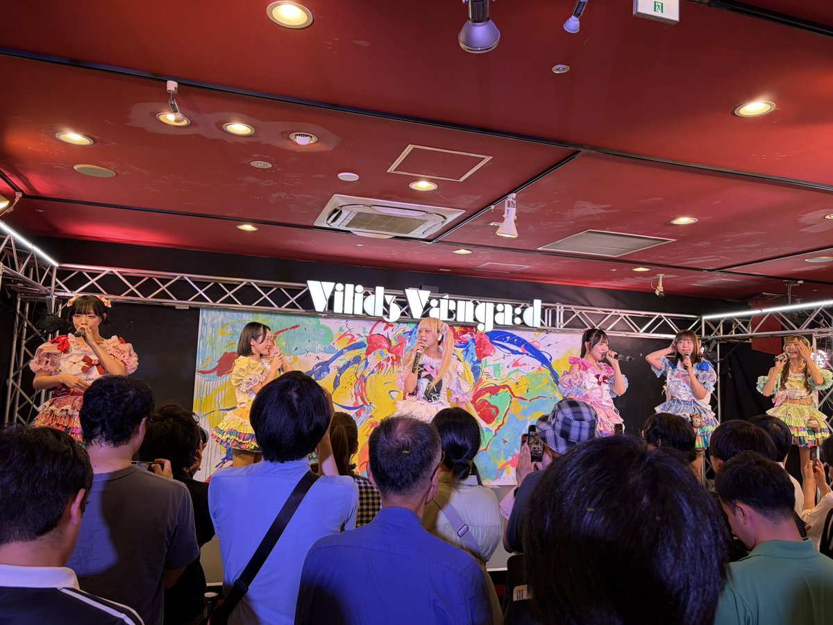 _nello_daas's tweet photo. 今日のクマリデパートも最高でした。ヴィレバンでリリイベ観るの初な気がする。 https://t.co/fRK87M9M0B
