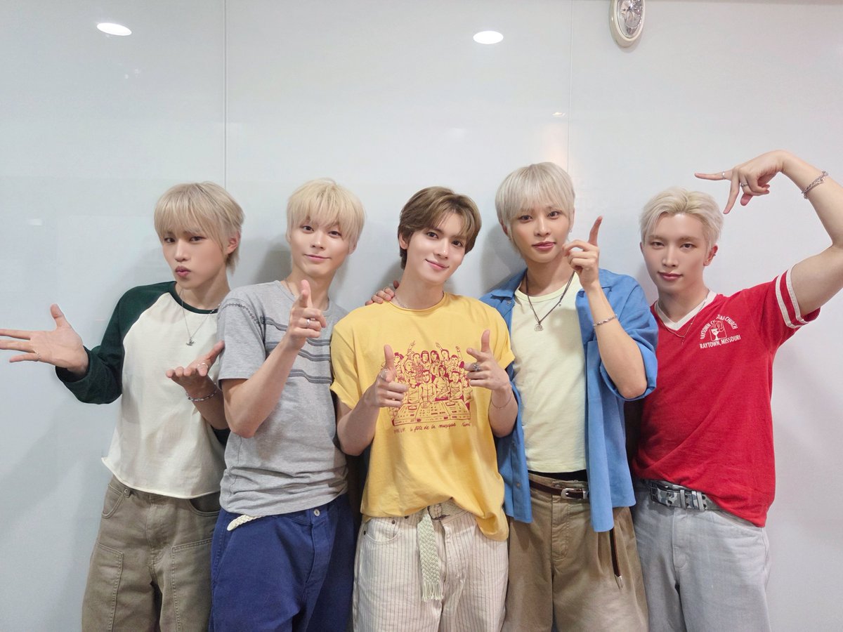 POW_grid's tweet photo. [#POW.pic] 260804

MBC FM4U '친한친구 방송반'

#POW #파우 #Flavor #플레이버 #GRID #그리드 https://t.co/e7RASfOqDr