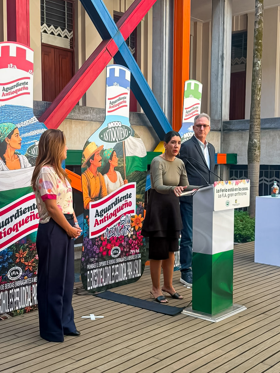 flaenlinea's tweet photo. #AEstaHora | Nos llena de orgullo unir dos símbolos profundamente queridos por
nuestra gente como es Aguardiente Antioqueño y la gran obra Horizontes. https://t.co/UEwt1FBqne