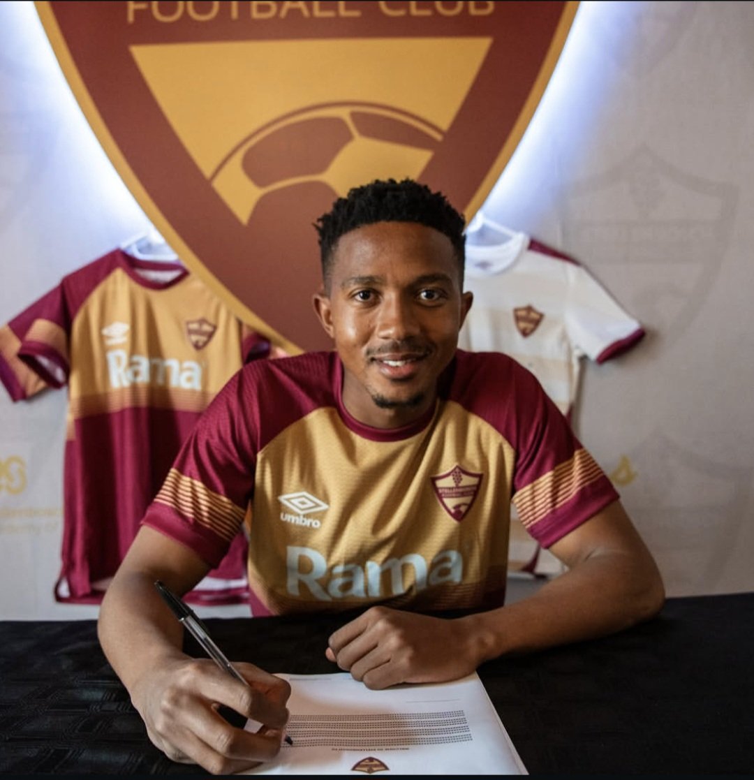 SportsZone_SA's tweet photo. Stellenbosch FC have completed the permanent signing of experienced centre-back Given Msimango from Kaizer Chiefs.

The 29-year-old defender arrives with over 150 professional appearances and will wear the No. 30 jersey for Stellies.

Msimango could make his debut when Stellenbosch face Polokwane City in their Betway Premiership opener on 11 August.

#SportsZone