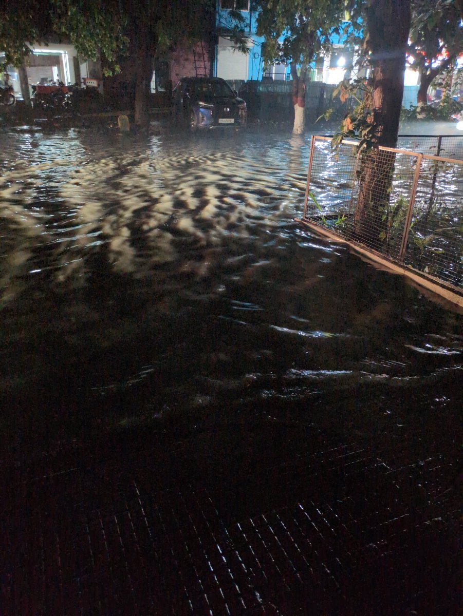 damoregmi's tweet photo. @DC_Gurugram @TheGurugramNews @cmohry sir his is condition of Sec 5 gurugram. I have raised 9 complaint but JE assigned has no time visit and check this issue. Hope you will take action and advise JE to bring motor to remove water from hudda market https://t.co/VUwz7eBvZY