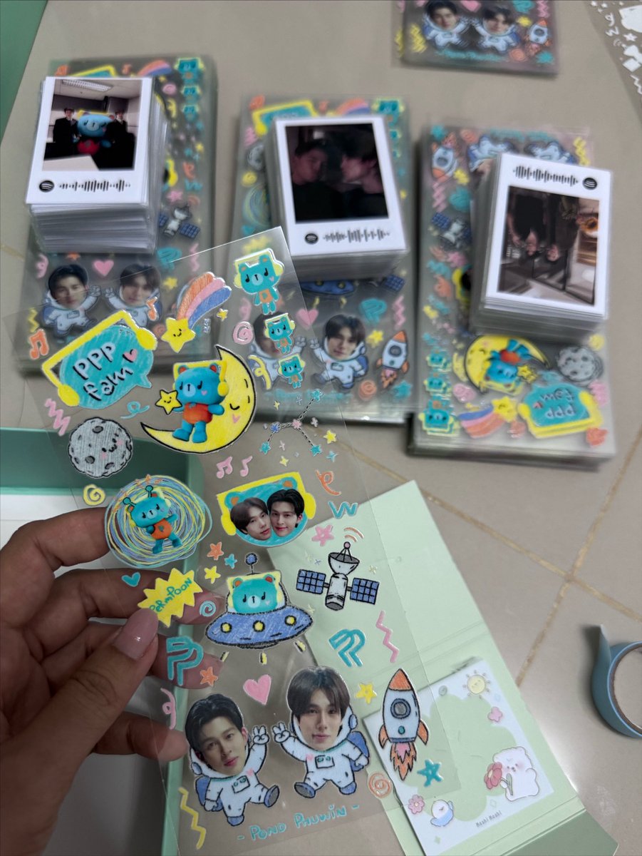 ker_nncpppp's tweet photo. Giveaway for
PONDPHUWIN SPACE SOULDYSSEY 🚀
-  sticker uv / รูปพลล.+เพลง(สุ่มคละ) -

🛸date 21-22-23.08.2026
เนื่องจากครบ 6 ปี วันละ 60 ชิ้นนะคะ
￼📍Impact Arena

มือใหม่หัดทำ ฝากมารับกันด้วยน้าาาา💖

exchange pls ▶️ DM (จำนวนจำกัด)

#PondPhuwinConcert #ppnaravit #phuwintang https://t.co/1KCuWIKFlU