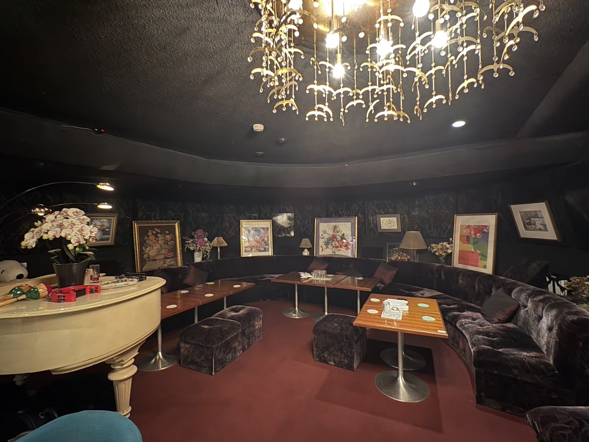 VIDEOTAPEMUSIC's tweet photo. そして岡山。
夏の一連のライブの最終日は未知の歌謡スタジオ大潜入パーティー

VIDEOTAPEMUSIC
「NOISE FACE LANDSCAPE Release Party」
2026/08/13(木) 18:30-
at 岡山・歌謡スタジオ700(ｾﾌﾞﾝｵｰｵｰ)

LIVE : VIDEOTAPEMUSIC
DJ : MINODA / キングジョー

予約
https://t.co/oHDJ3C2mEy https://t.co/76S3SSLbtM