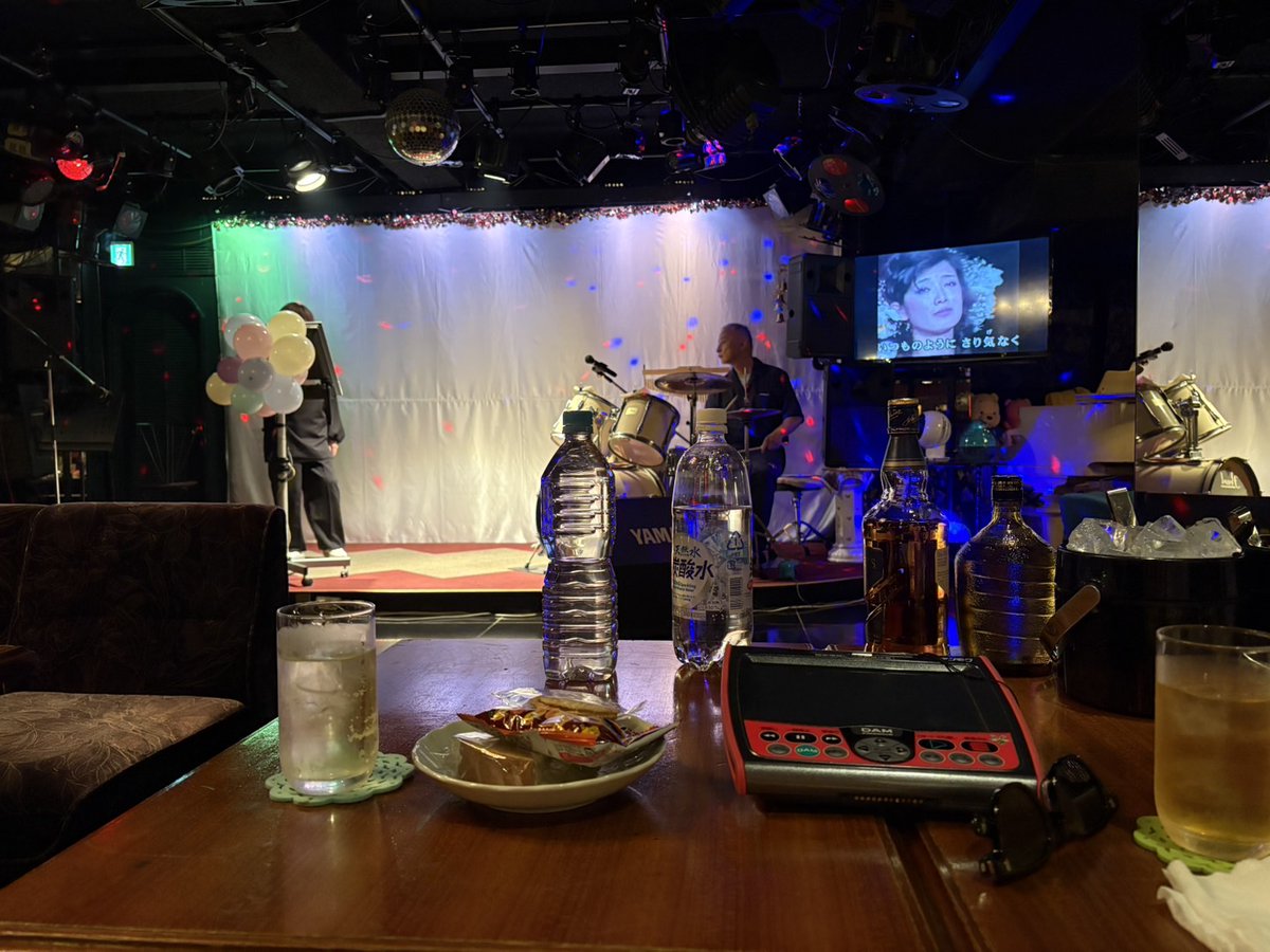 VIDEOTAPEMUSIC's tweet photo. そして岡山。
夏の一連のライブの最終日は未知の歌謡スタジオ大潜入パーティー

VIDEOTAPEMUSIC
「NOISE FACE LANDSCAPE Release Party」
2026/08/13(木) 18:30-
at 岡山・歌謡スタジオ700(ｾﾌﾞﾝｵｰｵｰ)

LIVE : VIDEOTAPEMUSIC
DJ : MINODA / キングジョー

予約
https://t.co/oHDJ3C2mEy https://t.co/76S3SSLbtM