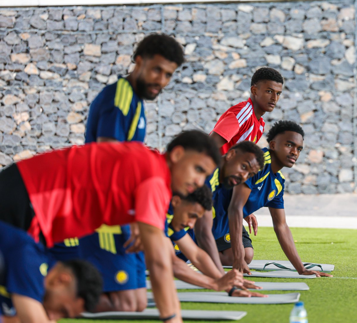 AlNassrFC's tweet photo. تدريـبٌ خفيـف قبل ودية #النصر_الميريا الثامنة مساءً بتوقيت المملكة ⏳ https://t.co/fb8OIfPbWR