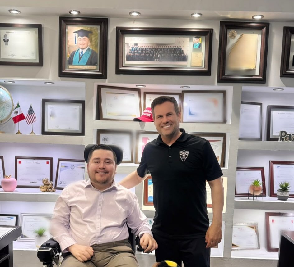 votewarren's tweet photo. Spent a few days in Mexico visiting family. Also got to say hello to my friend Abel. He is a successful psychologist with practices in Mexico, the US and Canada.  He is a  great example of how hard work and integrity pay off! https://t.co/XlKrFdJyvv