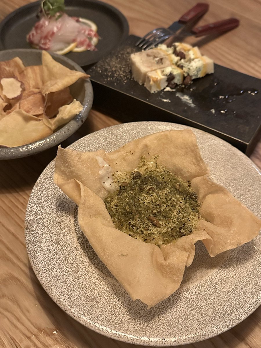 saachan_0217's tweet photo. また同じメンバーで行ってきた◎
話が尽きずワインボトル開けて6時間喋り尽くした🥂😘 https://t.co/88tDtUUmdq