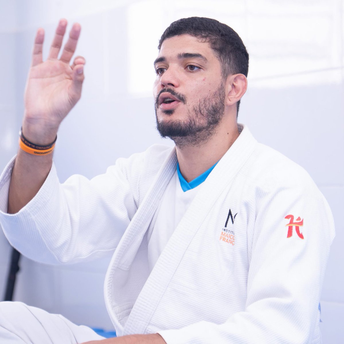 instmaiconfr's tweet photo. Fernando Teixeira foi atleta do Instituto Maicon França por mais de 10 anos, tornou-se Campeão Baiano, formou-se em Direito e hoje é professor do Projeto Judô Transforma, em Brotas de Macaúbas, atendendo mais de 80 crianças. 🥋📚 https://t.co/6540WjHSdD