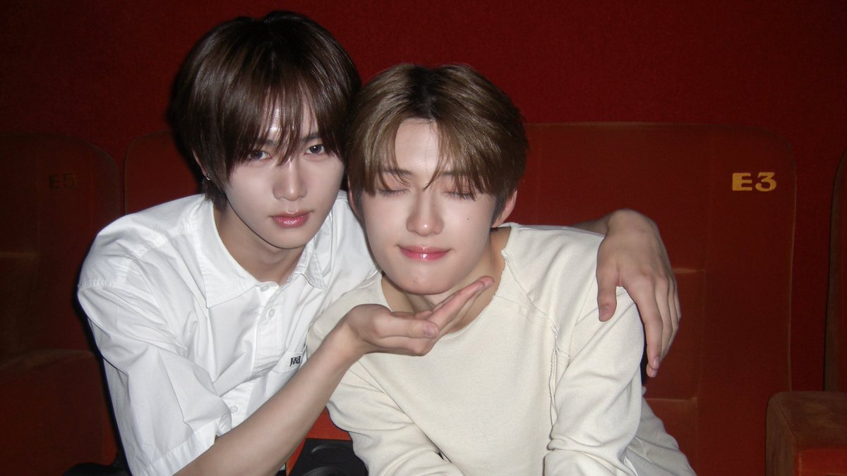 tS2zzz's tweet photo. 고양이강아지 합사성공사례 https://t.co/BCIFDnHjQn