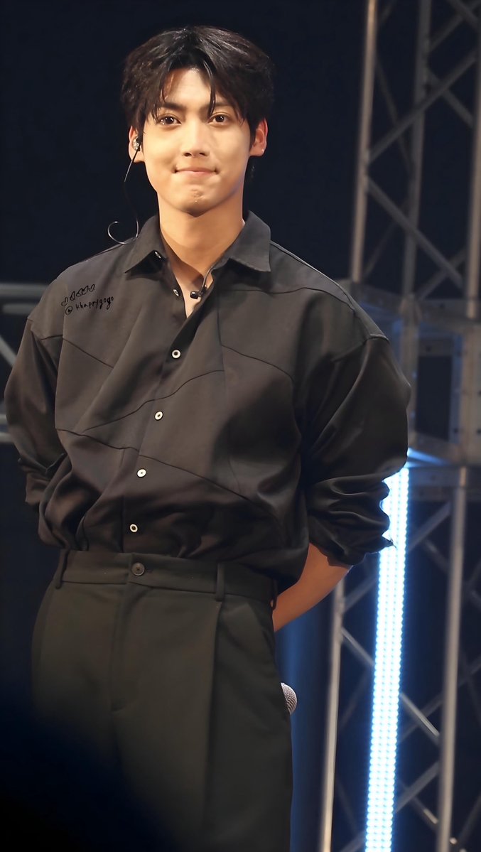 KHappygogo's tweet photo. 260802 🌟⋆꙳BOYFRIEND Fan Concert [RE・ENGINE 再動]🌟⋆꙳

#BOYFRIEND #보이프렌드 
#영민 #youngmin 🐿ﾞ⭐️
🖤ᩚ@YM_950424 https://t.co/kvrYFwKntl