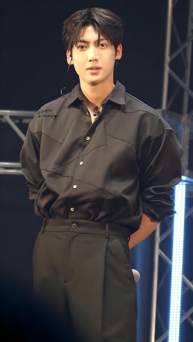 KHappygogo's tweet photo. 260802 🌟⋆꙳BOYFRIEND Fan Concert [RE・ENGINE 再動]🌟⋆꙳

#BOYFRIEND #보이프렌드 
#영민 #youngmin 🐿ﾞ⭐️
🖤ᩚ@YM_950424 https://t.co/kvrYFwKntl