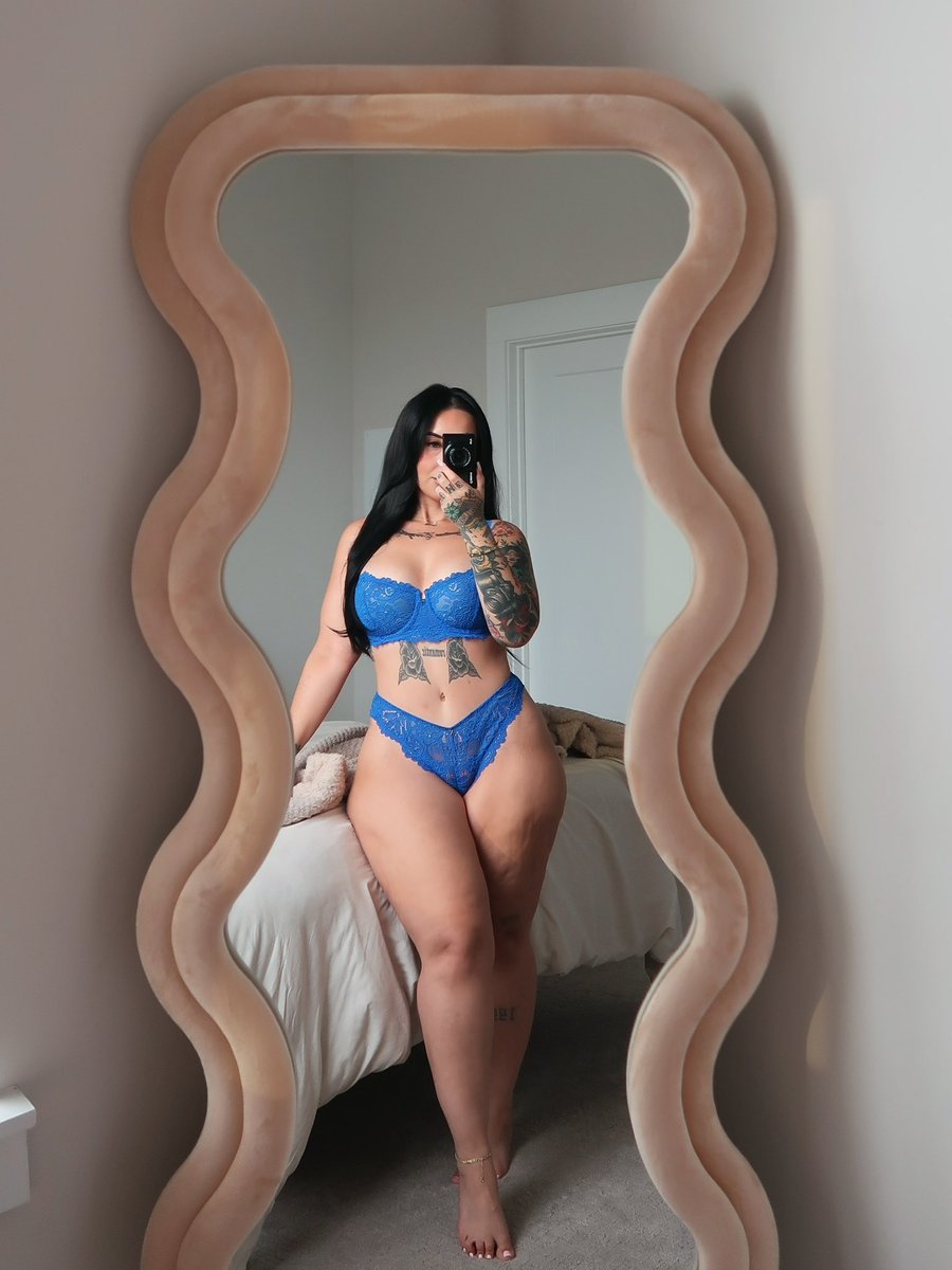 indicashorty's tweet photo. drop a ❤️ if you like girls with thick thighs 👅 https://t.co/sa1svUHbYH